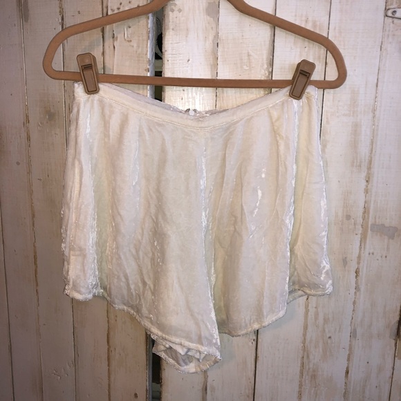 ZULU & ZEPHYR - UNTOUCHED SHORT - CREAM - - Picture 5 of 8